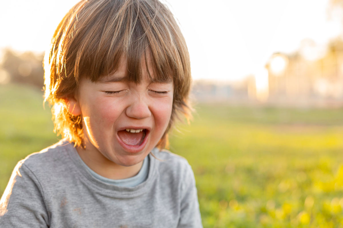 Enfant qui mord : comment réagir et prévenir les morsures ?